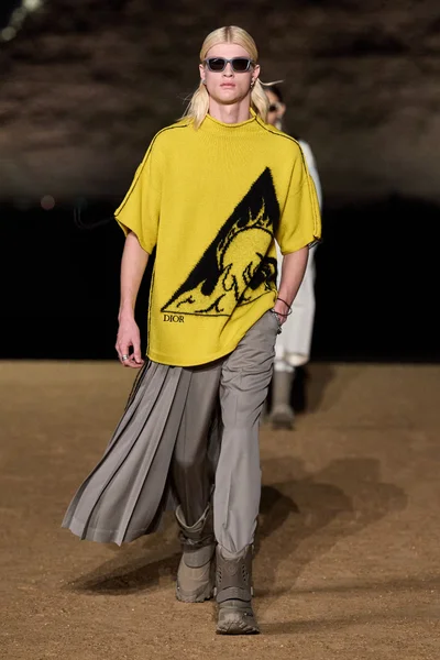 Look 8